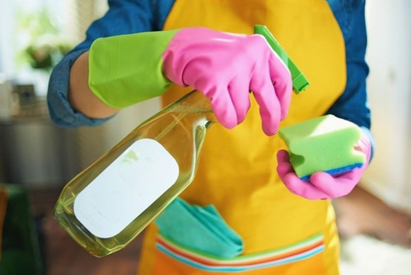 Choosing the Right Cleaning Products: Eco-Friendly Solutions for a Healthier Workspace